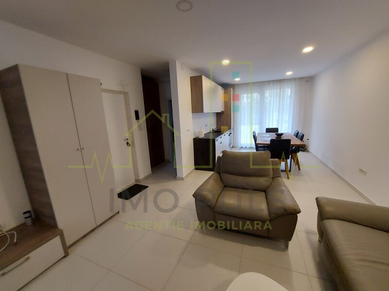 Timisoara, ap cu acces in curtea inierbata, loc de parcare inclus,