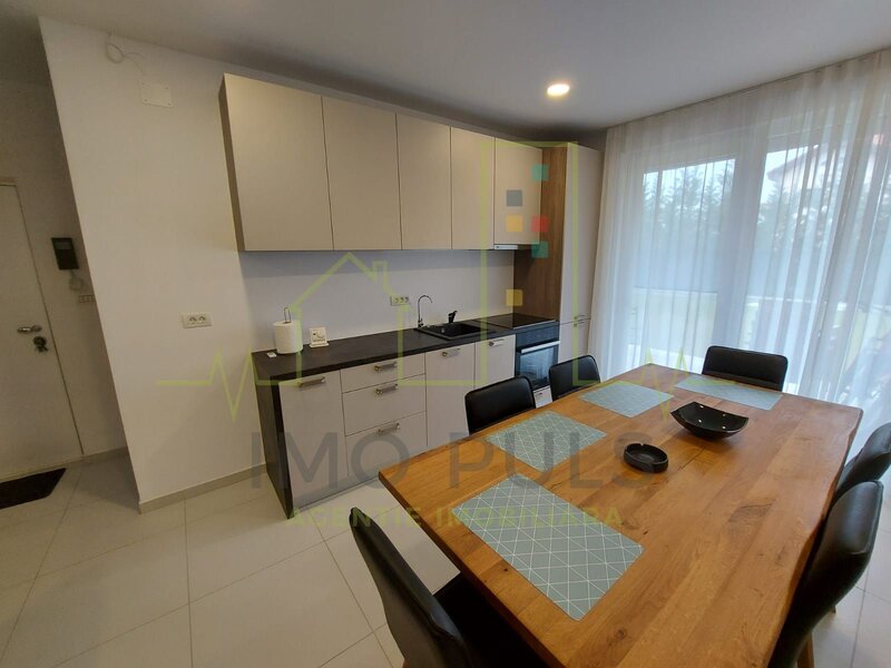 Timisoara, ap cu acces in curtea inierbata, loc de parcare inclus,